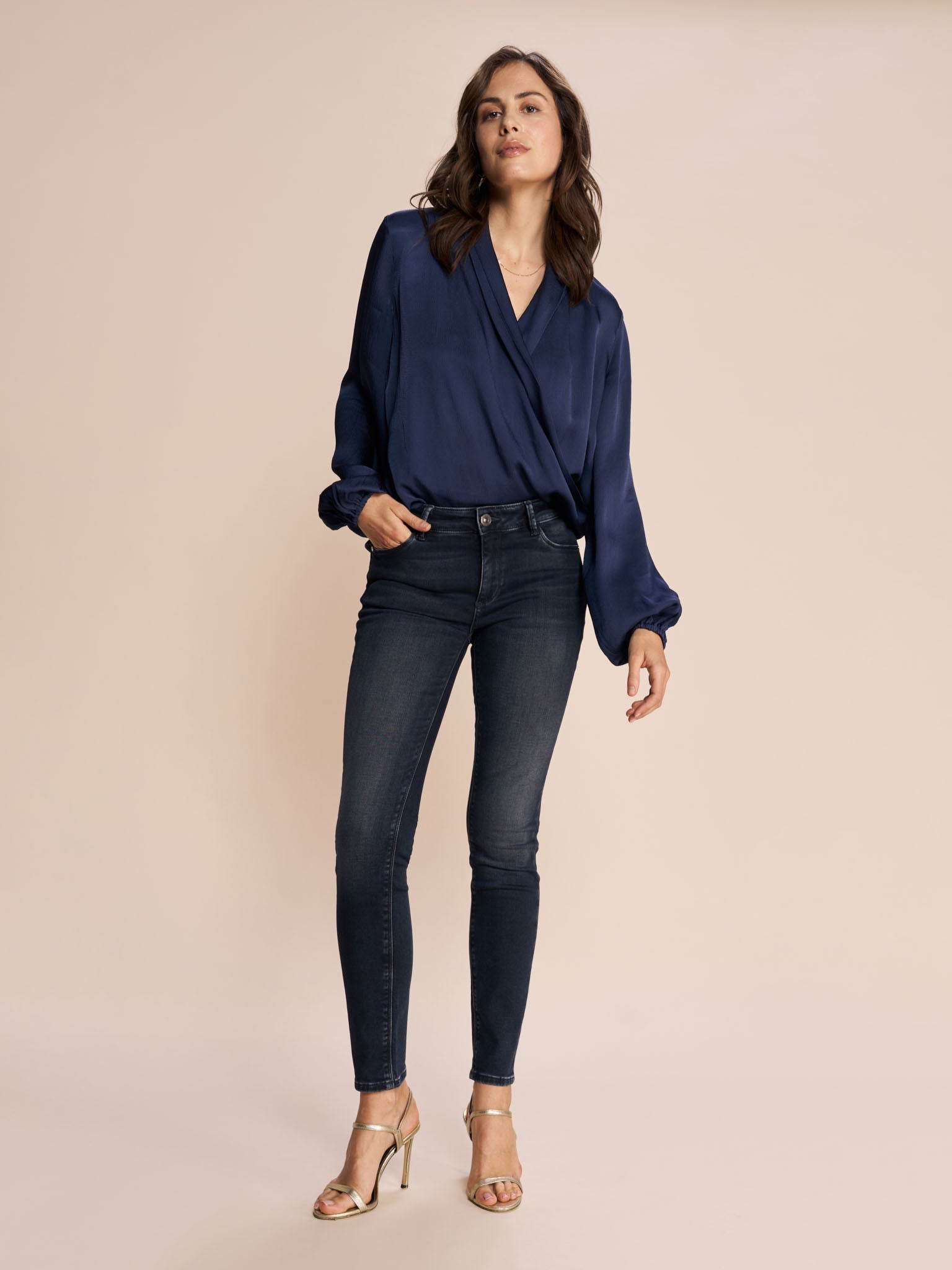 Modelshot / Pageant Blue / Detail